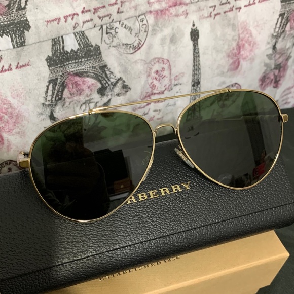 Burberry Aviator Sunglasses.! 👓😎 - Picture 8 of 16